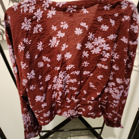 Madewell Burgundy Top with Lavender Floral Design XXL - Picture 5 of 6